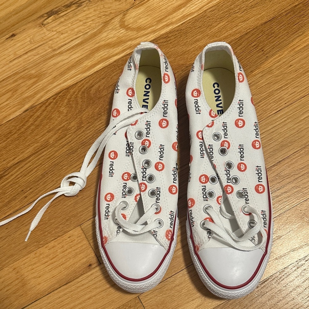 Never worn converse with Reddit logo
